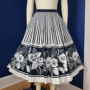 Retro vintage 80s does 50s circle skirt, Small